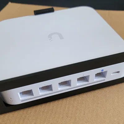 Đế Gắn Router Unifi Gateway Max Tủ Rack 10in