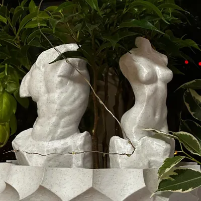 Tượng Cơ Thể Nam Giới Điêu Khắc Từ Đá