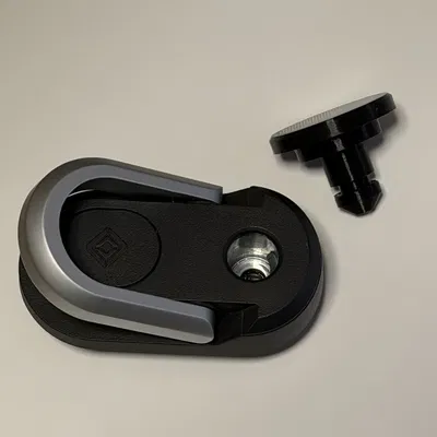 Chốt Buộc Hàng Hóa Rivian