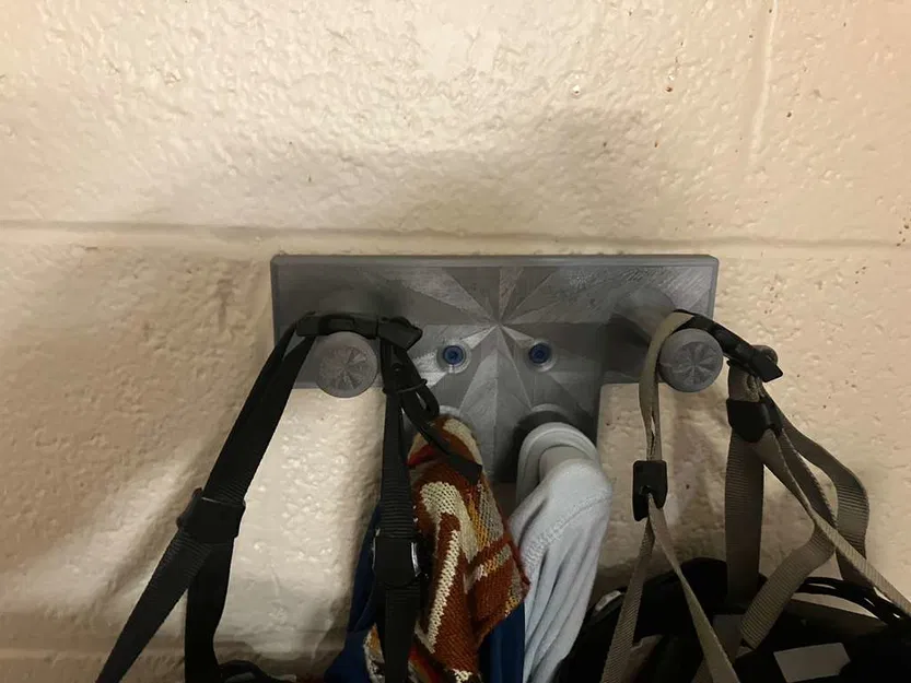 Móc treo áo khoác, mũ bảo hiểm dạng vặn - Image 2