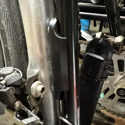 Giá đỡ bình nước cho dụng cụ khí nén chuyên dụng