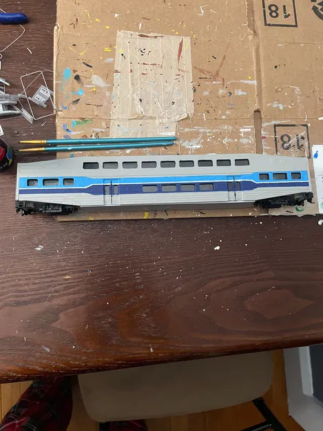 Chi tiết Đầu máy Bombardier BiLevel Tỷ lệ HO - Image 3