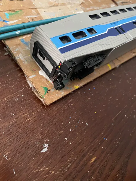 Chi tiết Đầu máy Bombardier BiLevel Tỷ lệ HO - Image 4