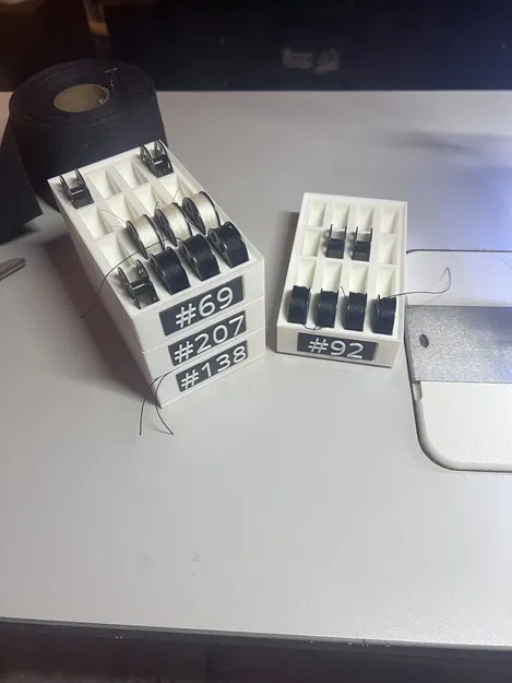 Khay Đựng Suốt Chỉ Kiểu U Xếp Chồng Juki 1508 Juki 563 - Image 2