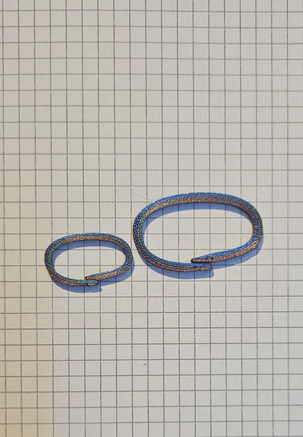 Khoá Carabiner Dẹp Có Vòng - Image 1