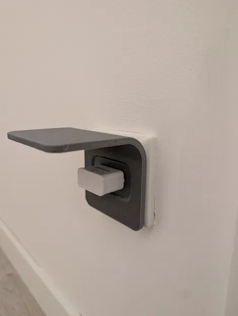 Kệ Sạc Treo Tường Ổ Cắm Điện - Image 1