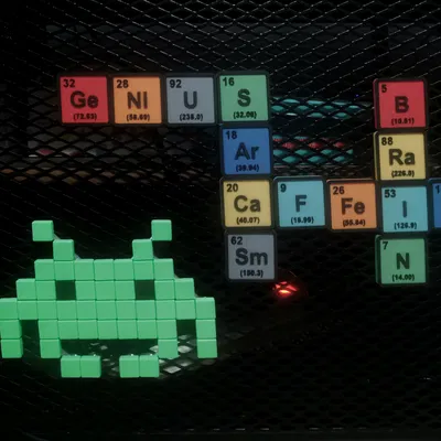 Space Invaders – Nghệ Thuật Pixel Mô-đun