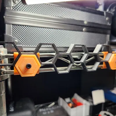 Kẹp Gắn Tường Honeycomb Lên Kệ Dây Thép