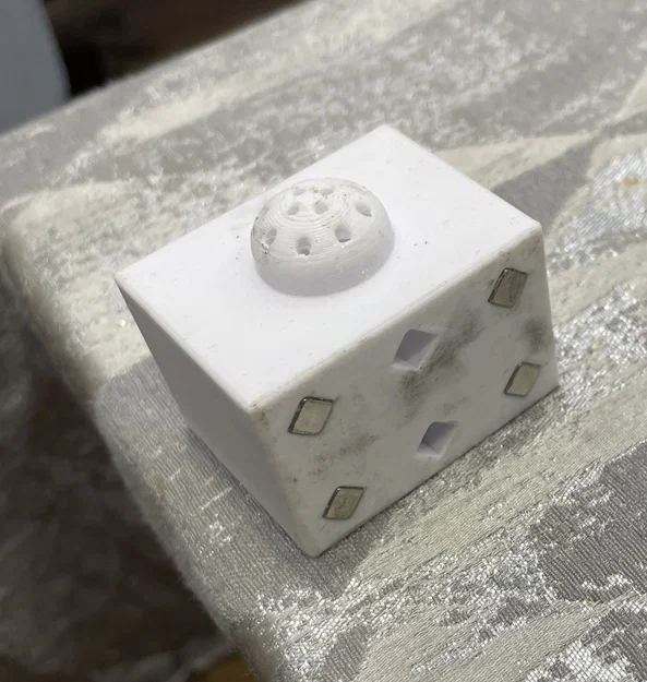 Hũ Đựng Muối Nam Châm - Tiết Kiệm Thời Gian - Để Dưới Bàn Gỗ Vô Tư - Thiết Kế Tối Giản - Image 1