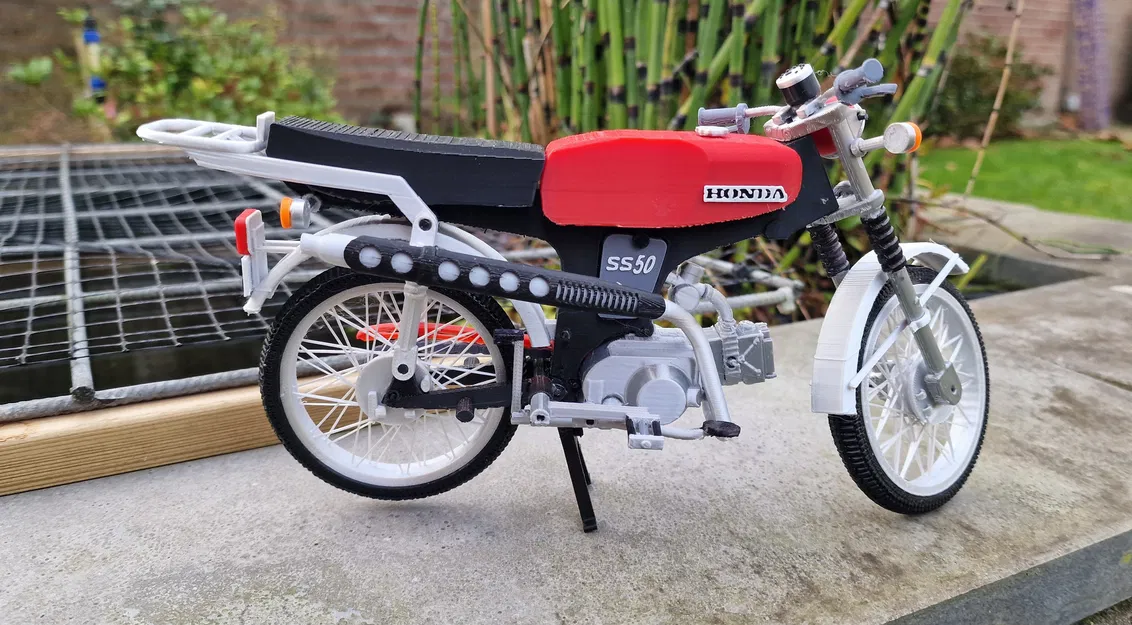 Honda SS50 1974 Tỉ Lệ 1:8 - Thiết Kế Bởi Ed van der Heijden - Image 1