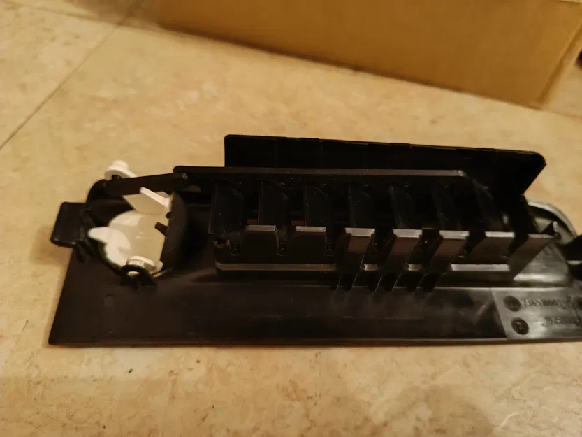 734510001R Thanh Chỉnh Gió Sau Cho Scenic 3 - Image 2