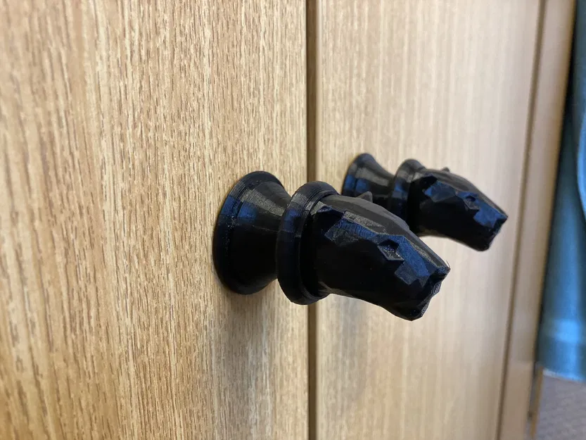 Tay nắm cửa Báo (low poly) - Image 1