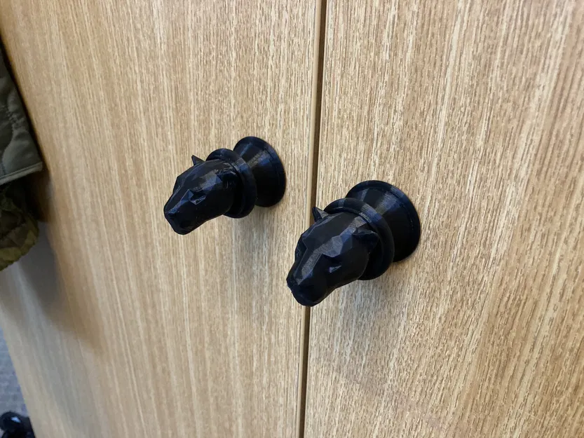 Tay nắm cửa Báo (low poly) - Image 3