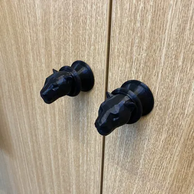 Tay nắm cửa Báo (low poly)