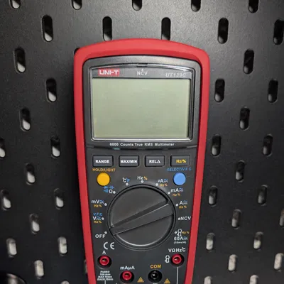 Giá treo Đồng hồ vạn năng UT139C cho Skadis với Hệ thống T-Clip