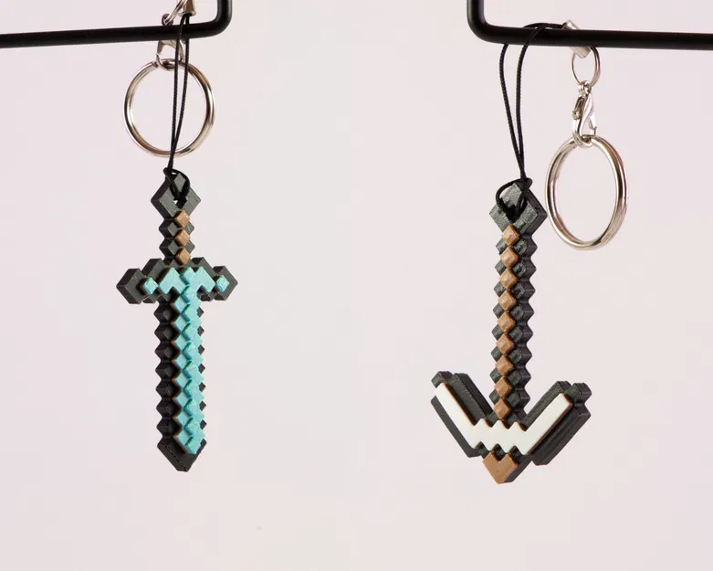 Móc khóa Minecraft – Kiếm, Cuốc chim & Đầu Creeper - Image 1