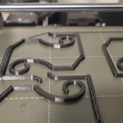 Kẹp Đèn Giáng Sinh Máng Xối Cho Lưới Chắn Rác Bulldog