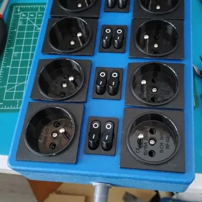 Hộp ổ cắm 230V điều khiển bằng công tắc