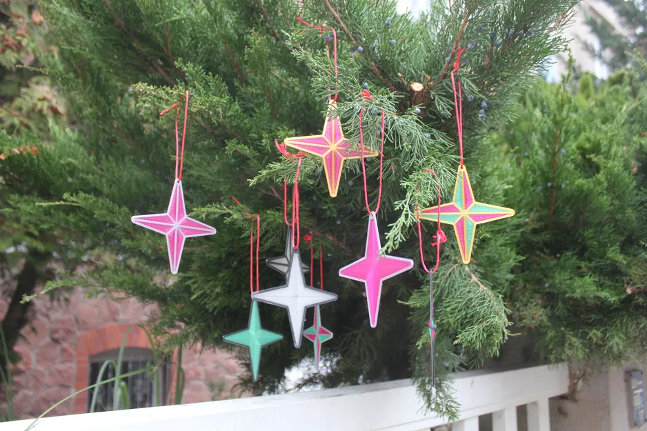 Đồ trang trí hình ngôi sao | Kiểu kính màu | Đa màu, trong mờ - Image 3