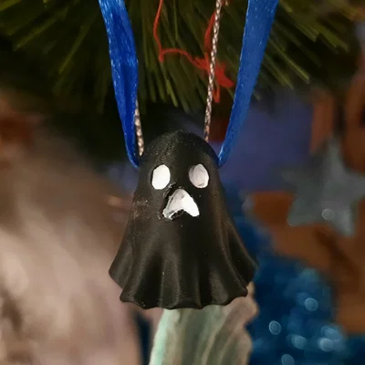 Bóng ma trên cây thông Noel (người bảo vệ quà tặng)