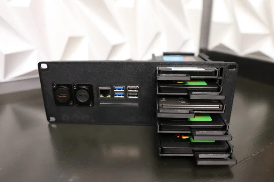 Tấm Rack Server Raspberry Pi5 NAS 10 inch, 5 khay SSD Hot Swap, Cổng HDMI & Nguồn - Image 1