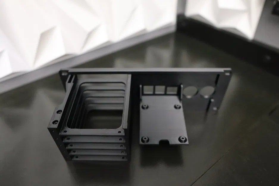 Tấm Rack Server Raspberry Pi5 NAS 10 inch, 5 khay SSD Hot Swap, Cổng HDMI & Nguồn - Image 5