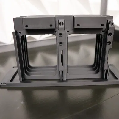 Khay 10 inch gắn nóng cho 8 ổ SSD, kích thước tủ rack 5U x 2U