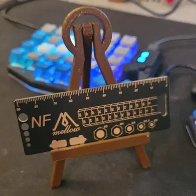 Chân đế ảnh in liền, khớp nối chắc chắn