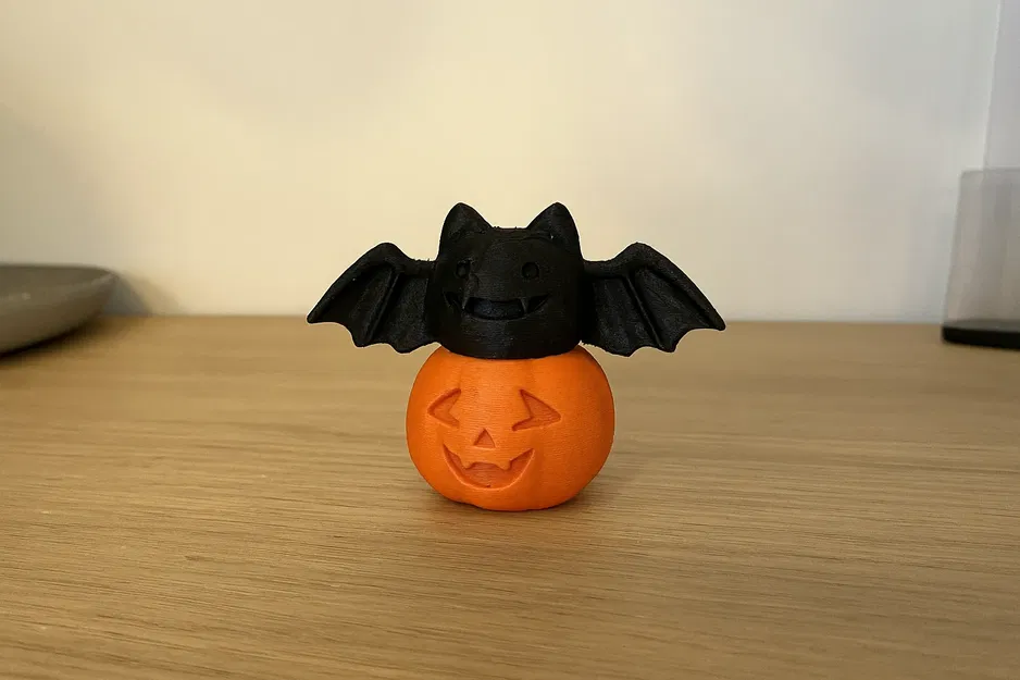 Tượng Dơi Trên Quả Bí Ngô - Image 2