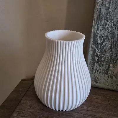 Phong cách nghệ thuật: Bình Hoa Phong Lan Gân Sườn