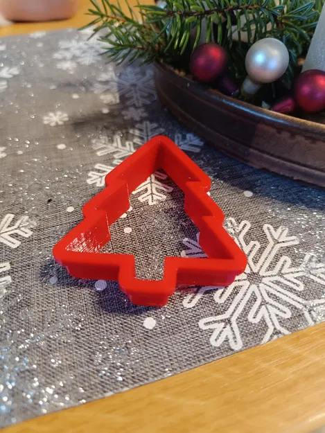 Khuôn Cắt Bánh Quy Hình Cây Thông Noel - Image 1