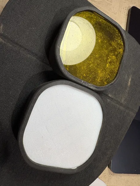 Chặn Sáng Đèn Phụ Xe Máy (Chân Universal) - Image 1