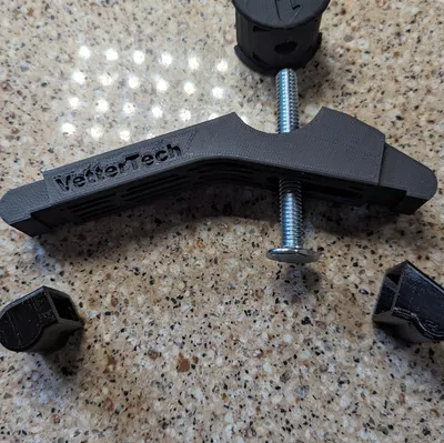 Kẹp Giữ Cho Ray T-slot bằng TPU và PLA (6" x 1 1/8")