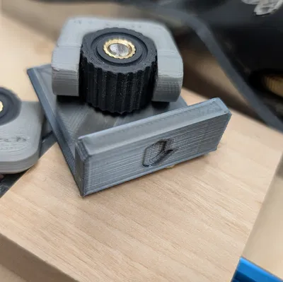 Chặn T-Track Cho Bàn Máy Khóa Cam