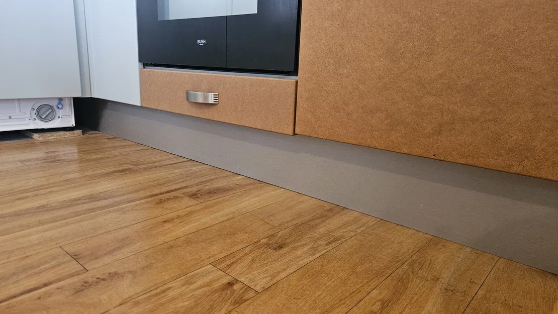 Kẹp 30mm Cho Len Tường / Ván Chân Tường Phòng Bếp và Phòng Tắm - Image 4