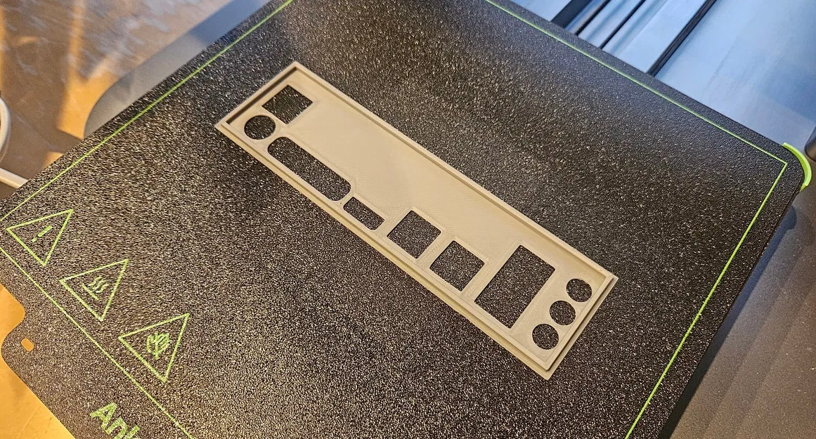 Tấm Chắn IO Bo Mạch Chủ GIGABYTE B450M DS3H - Image 1