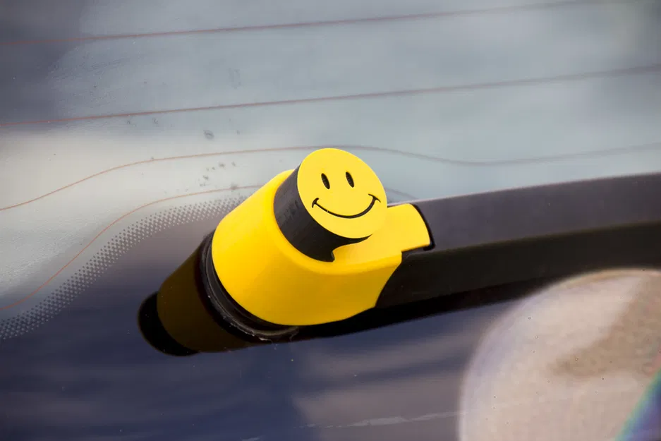 Nắp Che Gạt Mưa Sau Xe VW - Image 1