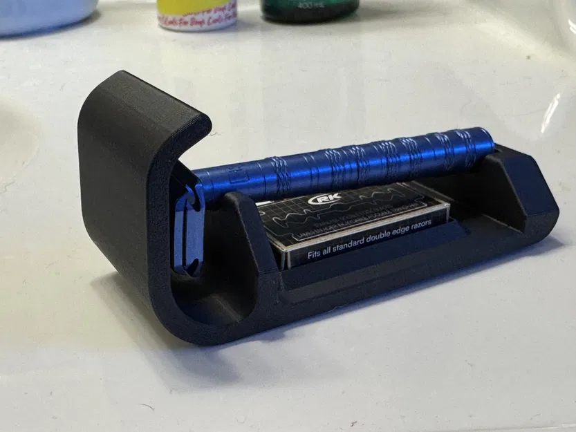 Giá đỡ dao cạo Henson có nắp che lưỡi - Image 2