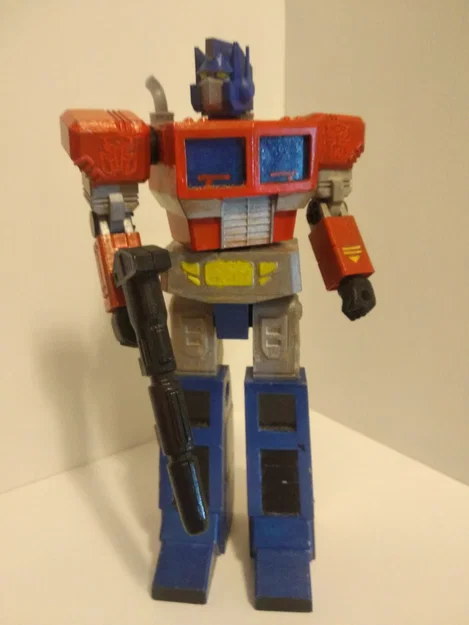 Mô hình Optimus Prime có thể cử động - Image 2