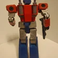 Mô hình Optimus Prime có thể cử động - Thumbnail 9