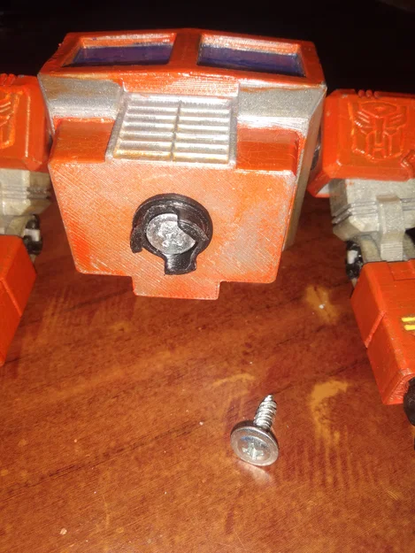 Mô hình Optimus Prime có thể cử động - Image 11