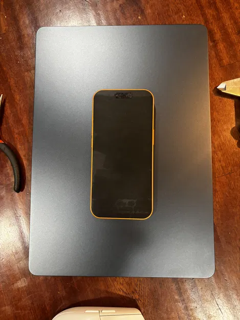 Mô Hình iPhone 17 Pro Max - Kính Lưng Khổng Lồ - Image 6