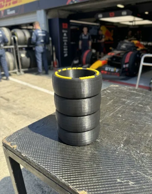 F1 Tyre Can Holder - Bao giữ lon hình lốp xe - Image 1
