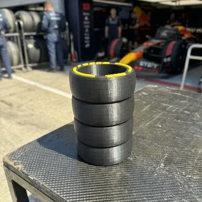 F1 Tyre Can Holder - Bao giữ lon hình lốp xe