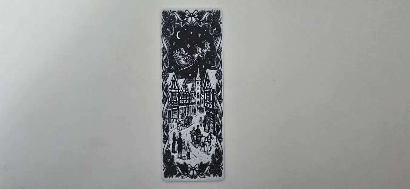 Ông Già Noel Lướt Qua Khu Phố Cổ Đêm Đông - Image 1