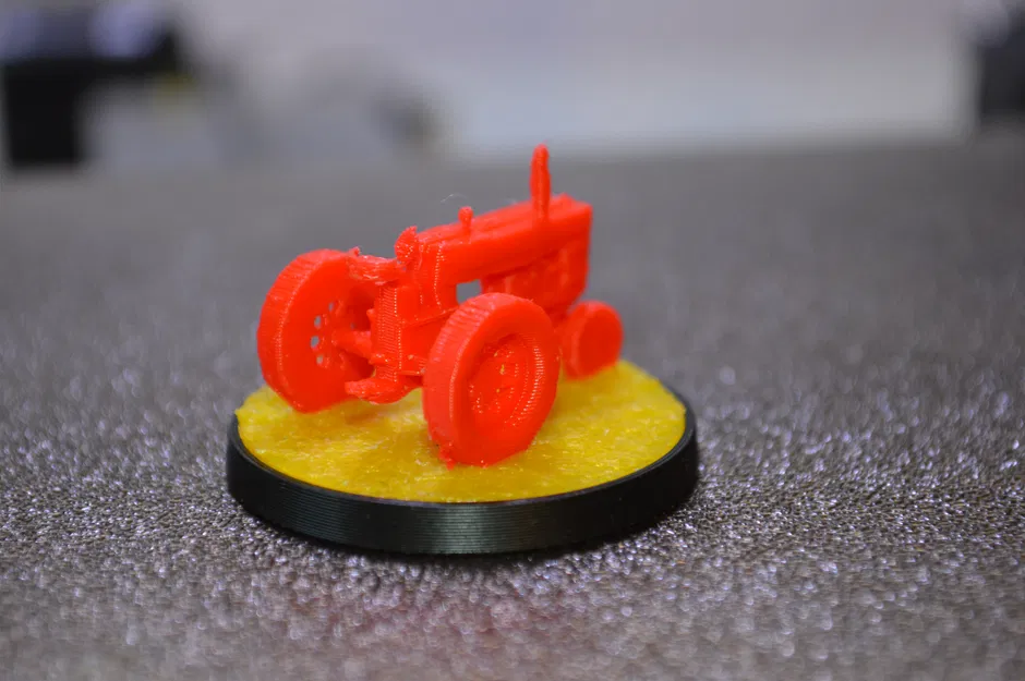 Mô Hình Máy Kéo Farmall 560 Kiểu "Crash Derby" - Image 3