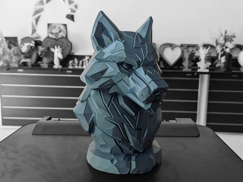 Zephyron – Sói Răng Bão - Image 3