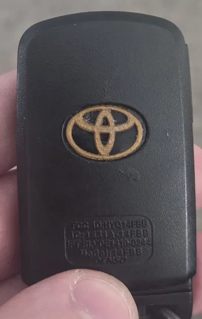 Tem Logo Thay Thế Cho Remote Xe Toyota Tacoma - Image 1