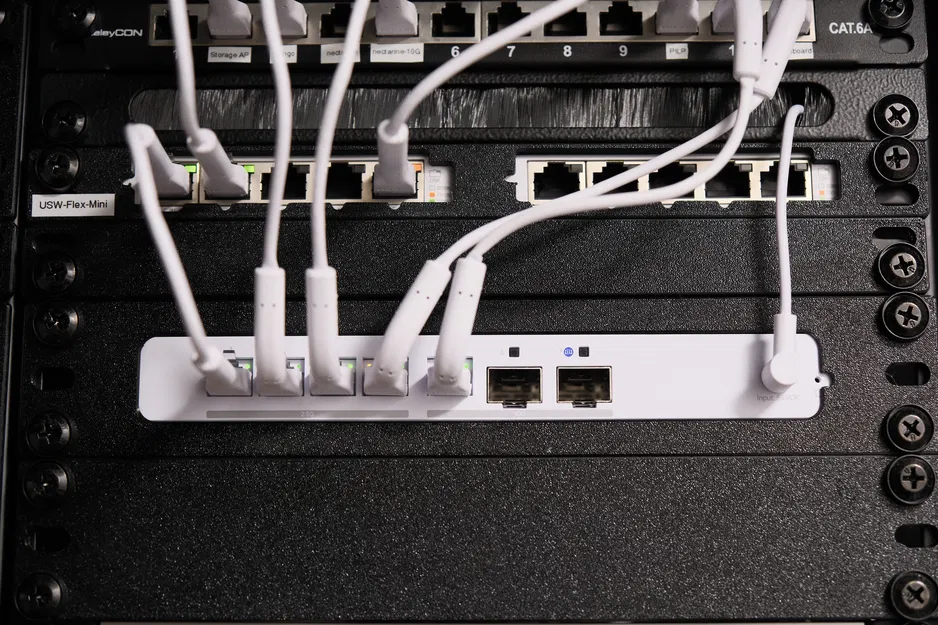 Giá đỡ gắn rack UCG Fiber (1U, 10 inch) - Image 10