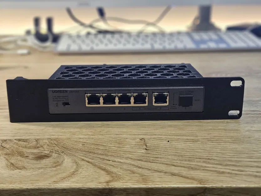 Giá đỡ Rack 19 inch cho Ugreen 2.5GBit Switch CM753 - Image 2